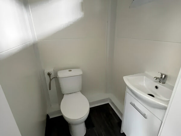 Oficina contenedor prefabricada de 10 m x 4 m